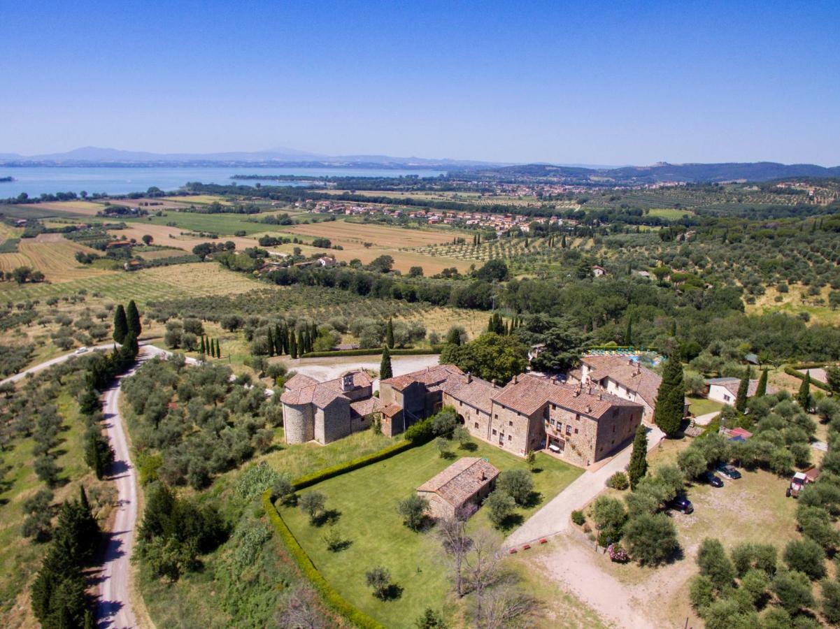 Relais Borgo Torale Hotel ปัสซีญาโน ซุล ตราซีเมโน ภายนอก รูปภาพ