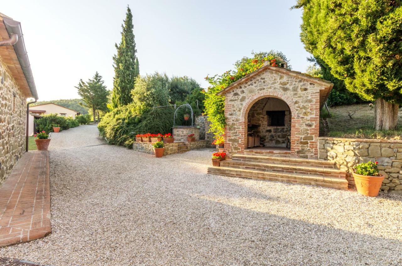 Relais Borgo Torale Hotel ปัสซีญาโน ซุล ตราซีเมโน ภายนอก รูปภาพ