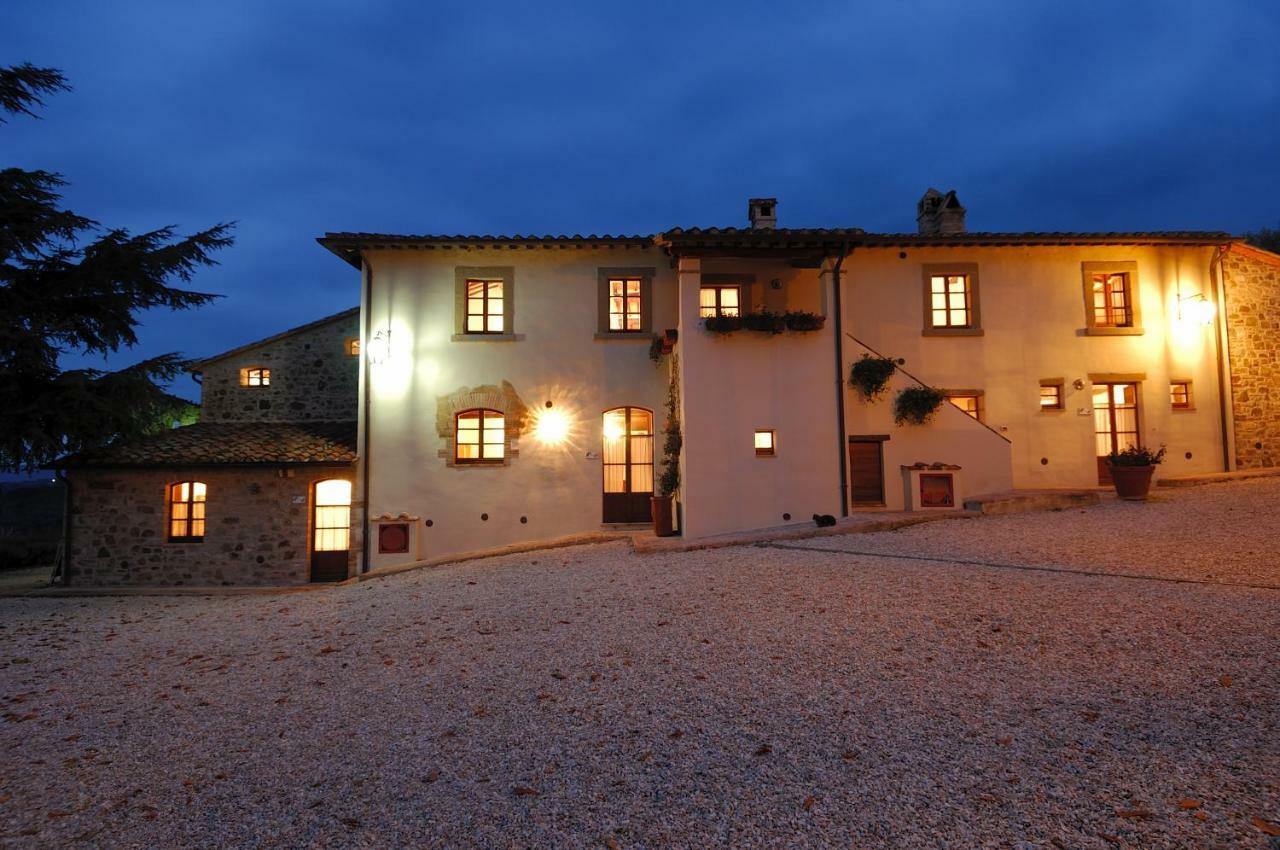 Relais Borgo Torale Hotel ปัสซีญาโน ซุล ตราซีเมโน ภายนอก รูปภาพ
