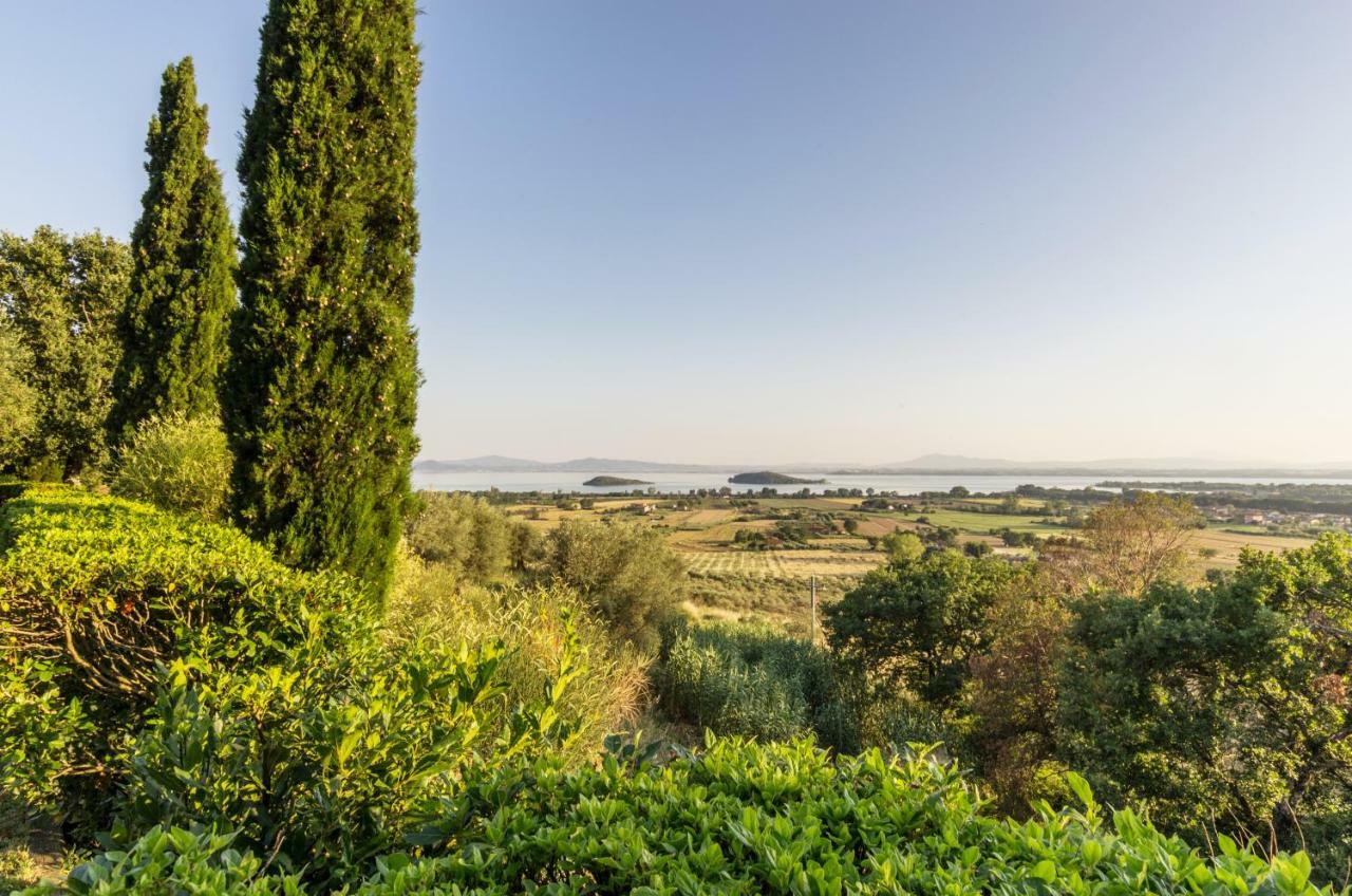 Relais Borgo Torale Hotel ปัสซีญาโน ซุล ตราซีเมโน ภายนอก รูปภาพ