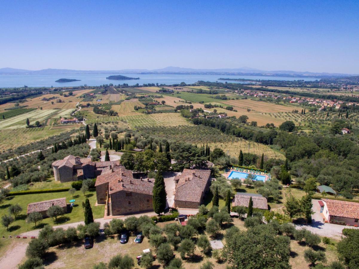 Relais Borgo Torale Hotel ปัสซีญาโน ซุล ตราซีเมโน ภายนอก รูปภาพ