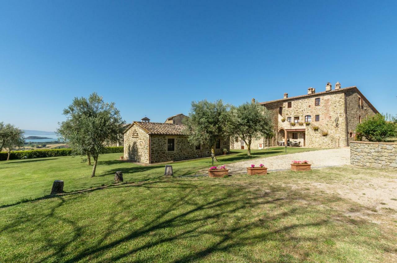 Relais Borgo Torale Hotel ปัสซีญาโน ซุล ตราซีเมโน ภายนอก รูปภาพ