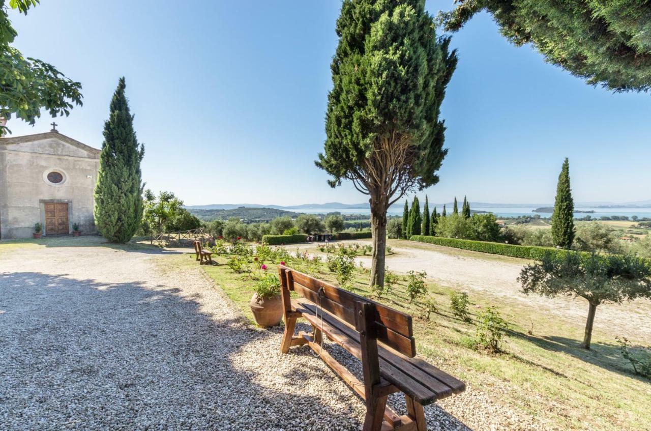 Relais Borgo Torale Hotel ปัสซีญาโน ซุล ตราซีเมโน ภายนอก รูปภาพ