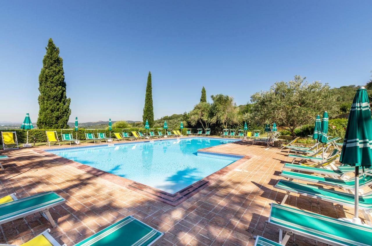 Relais Borgo Torale Hotel ปัสซีญาโน ซุล ตราซีเมโน ภายนอก รูปภาพ