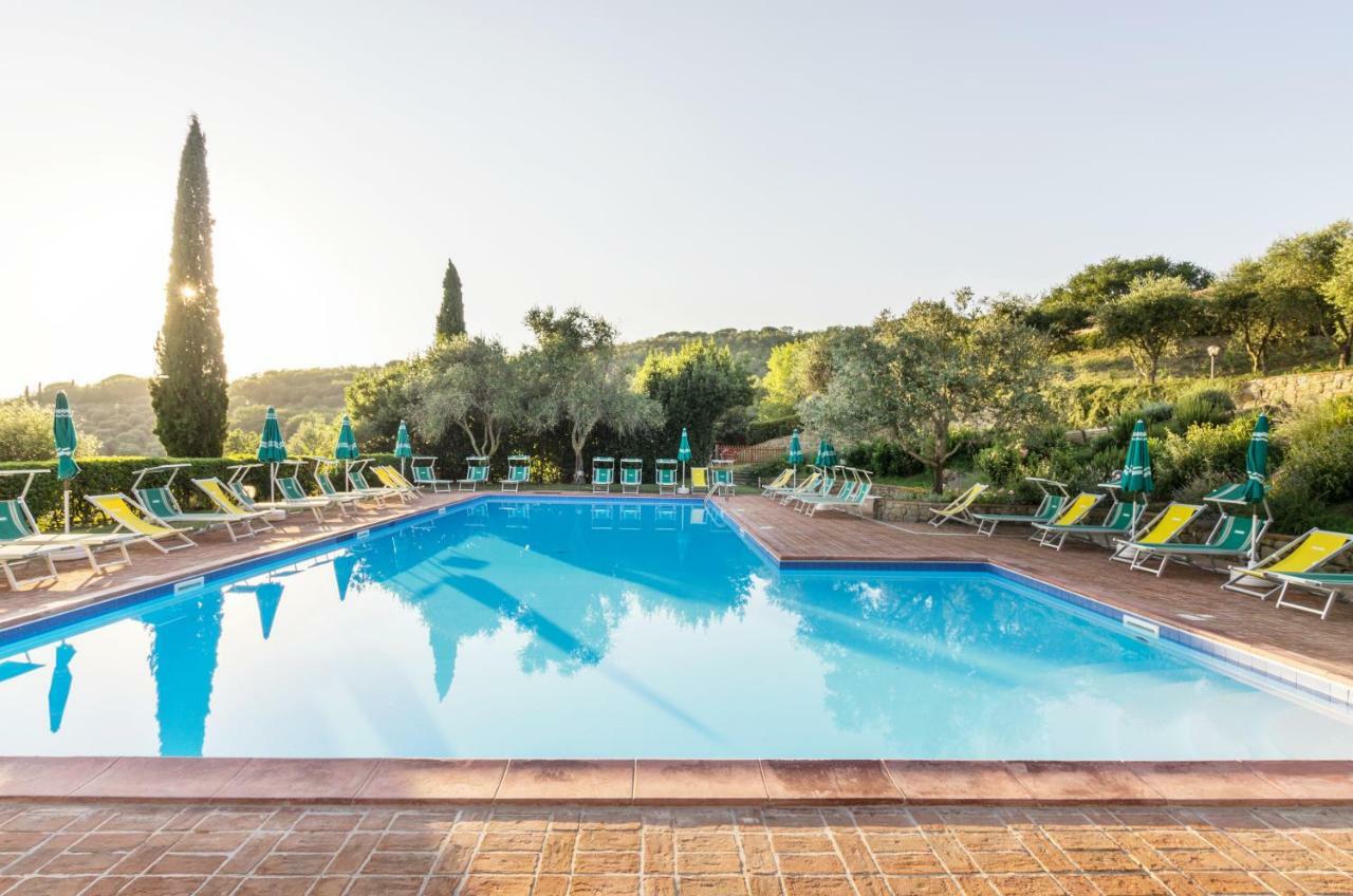 Relais Borgo Torale Hotel ปัสซีญาโน ซุล ตราซีเมโน ภายนอก รูปภาพ