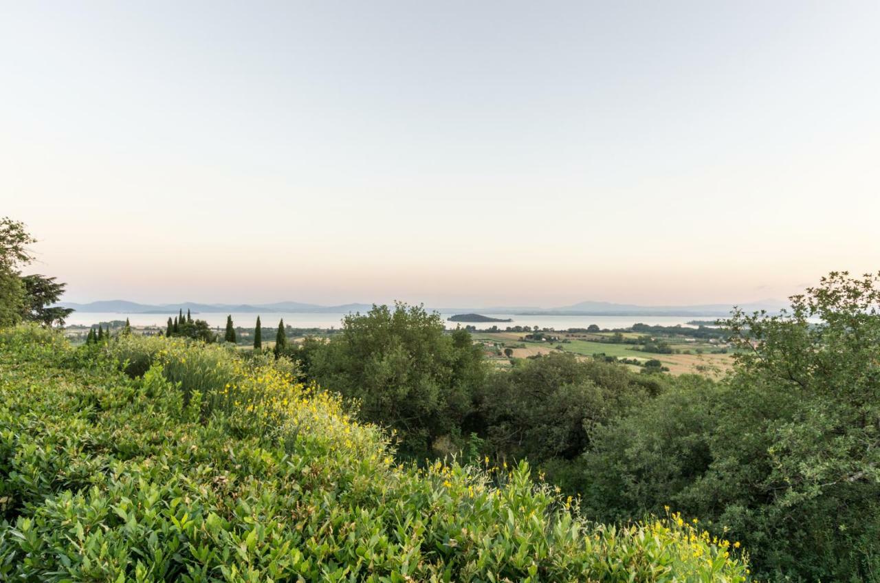 Relais Borgo Torale Hotel ปัสซีญาโน ซุล ตราซีเมโน ภายนอก รูปภาพ
