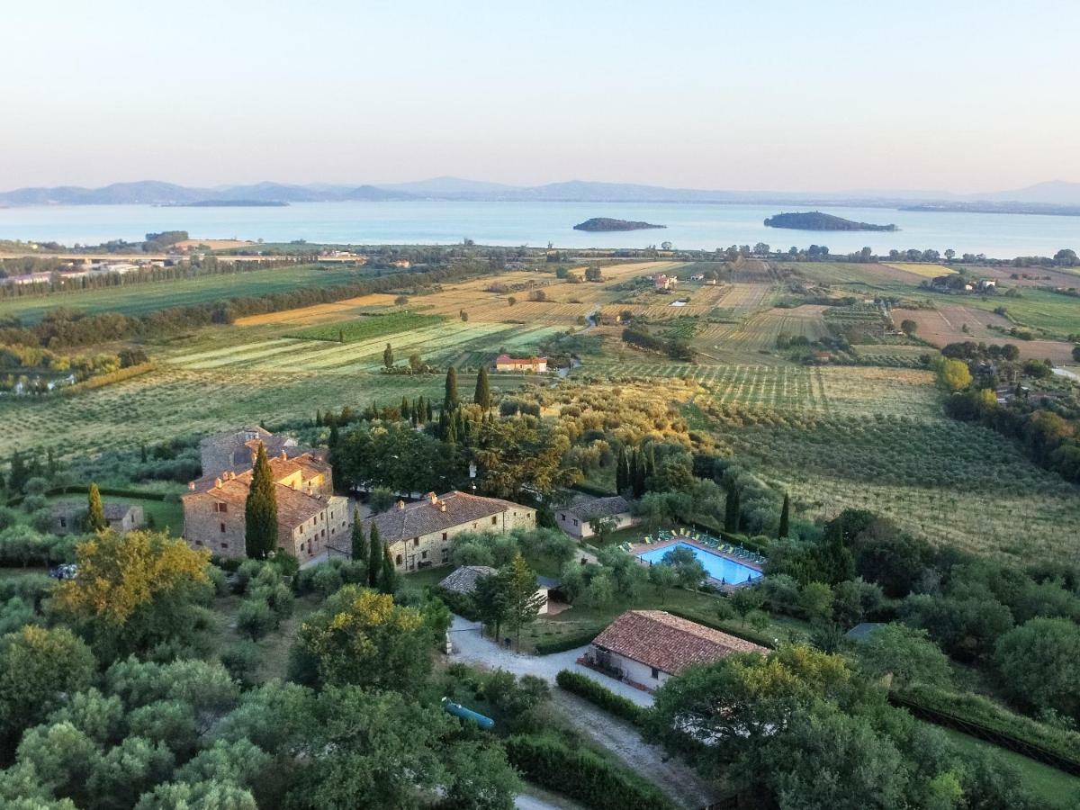 Relais Borgo Torale Hotel ปัสซีญาโน ซุล ตราซีเมโน ภายนอก รูปภาพ