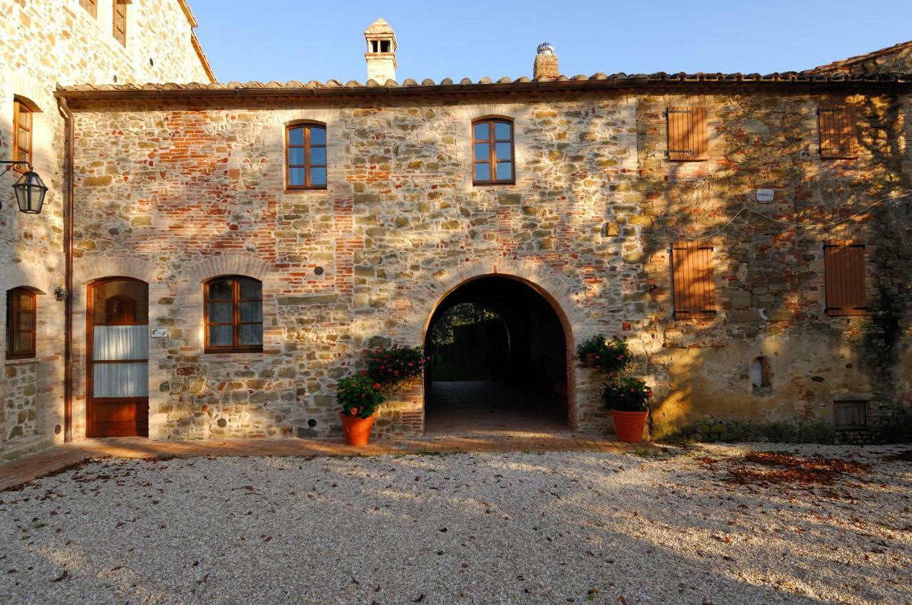 Relais Borgo Torale Hotel ปัสซีญาโน ซุล ตราซีเมโน ภายนอก รูปภาพ
