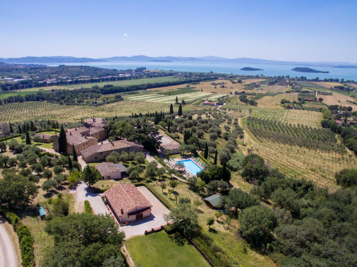 Relais Borgo Torale Hotel ปัสซีญาโน ซุล ตราซีเมโน ภายนอก รูปภาพ